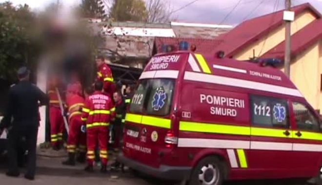 Alertă la pompieri. Tânăr beat, rămas agățat în gardul pe care încerca să-l sară - armasaga539atngard-1534668690.jpg