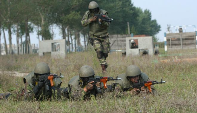 Militarii, polițiștii și profesorii, din nou păcăliți! Salariile vin după Paști - armata-1522837252.jpg
