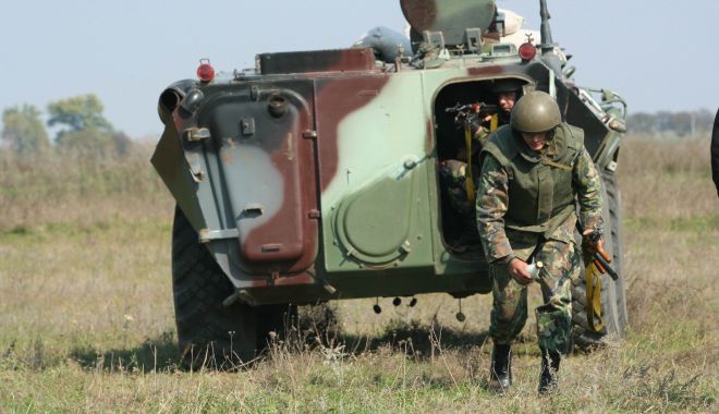 S-a schimbat legea! Caporalii vor putea deveni maiștri militari - armata-1554739568.jpg