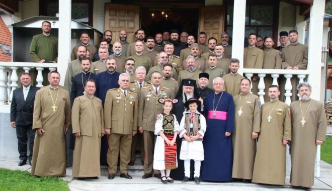 Preoți și militari, în slujba poporului român - armatapreoti-1558032278.jpg