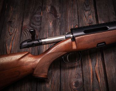 Sinucidere la doar 19 ani: Un tânăr și-a pus capăt zilelor cu o armă de vânătoare - arme-1667140611.jpg