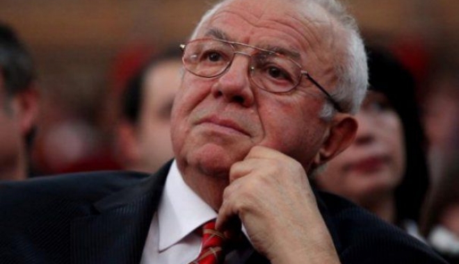 Alexandru Arșinel: Îl rog pe Dumnezeu să se oprească, pentru că nu mai rezistăm - arsinel465x390-1511767474.jpg