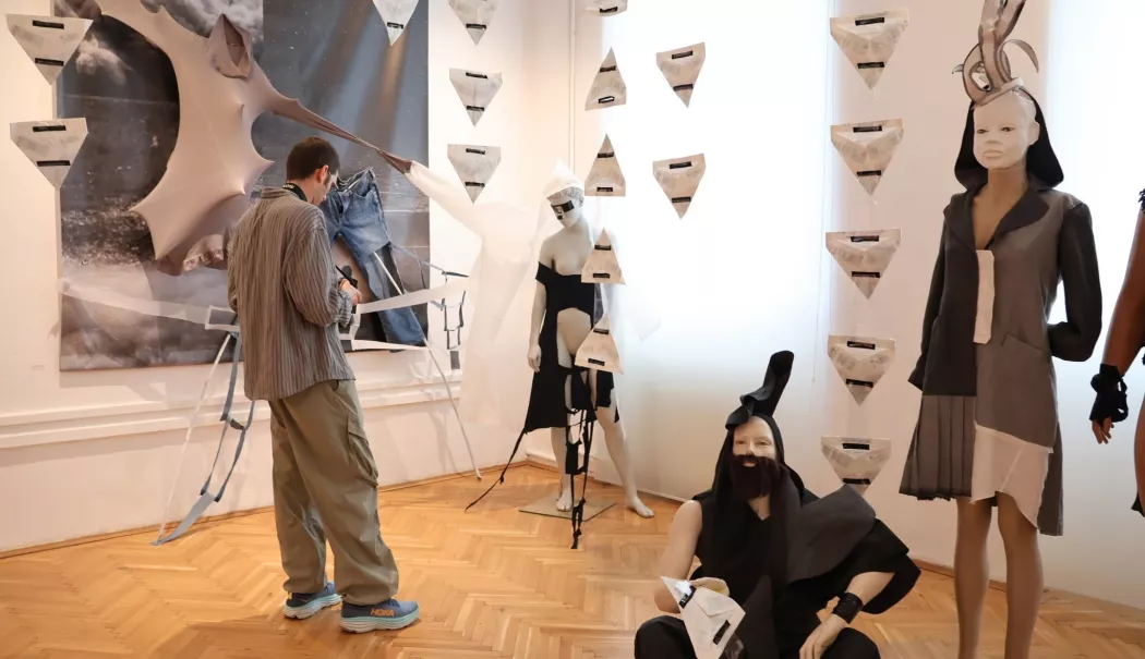 Foto - Unul dintre cele mai inedite proiecte expoziționale ale verii, la Muzeul de Artă Constanța