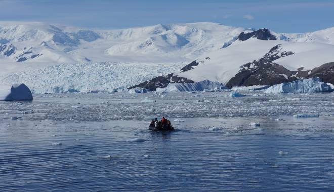 Rusia revendică oficial peste un milion de kilometri pătrați în Arctica - artica-1438706769.jpg