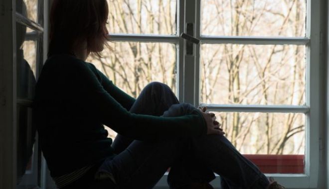 O tânără de 19 ani a încercat să se sinucidă pentru că iubitul nu-i răspundea la telefon - article00e00889700000578696634x4-1536835579.jpg
