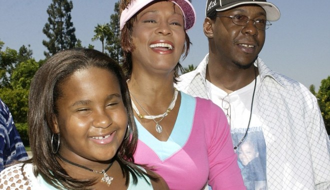 Whitney Houston a murit - article210001811b0a722000005dc16-1329067799.jpg