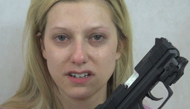 O fostă MISS își acuză tatăl că a violat-o de când avea patru ani! - article222847315dde5ab000005dc69-1352220230.jpg