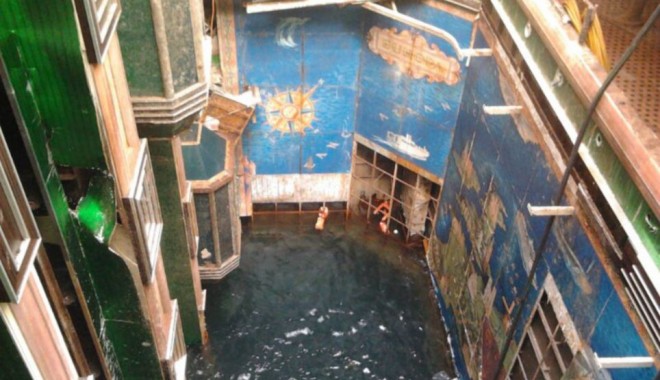 Galerie FOTO. Mormântul scufundat. Imagini din interiorul epavei Costa Concordia - article26910221fa16a8e0000057849-1405413724.jpg