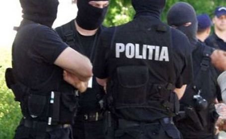 Un student a găsit 30.000 de euro. Poliția caută proprietarul banilor - article3212781-1358513277.jpg