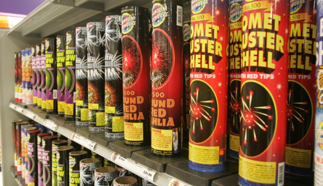 Doar 12 societăți au dreptul de a comercializa articole pirotehnice - artificii-1513785867.jpg