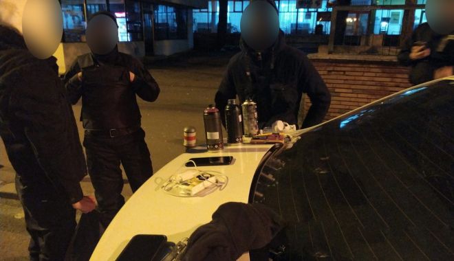 „Artişti” cu graffiti, amendaţi de Poliţia Locală - artisticugrafiti-1611946291.jpg