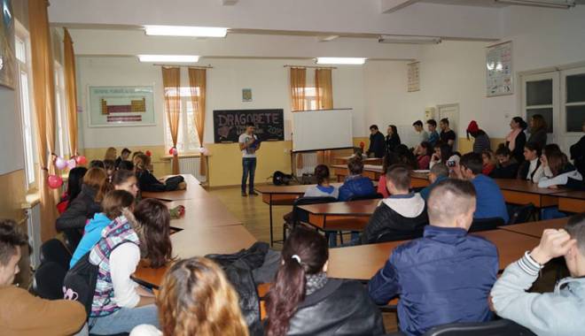 Cum au sărbătorit liceenii Dragobetele - asaausarbatorit-1424798820.jpg