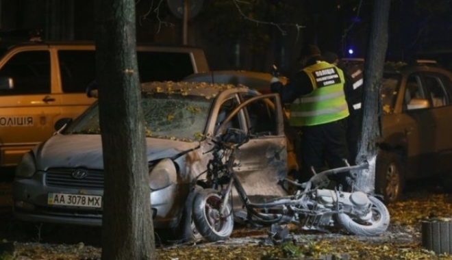 TENTATIVĂ DE ASASINAT / Parlamentar rănit în urma unei explozii. Garda sa de corp, UCISĂ - asasinatucraina03727200-1508999569.jpg