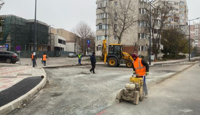 Se asfaltează intrările pe străzile adiacente bulevardului Alexandru Lăpușneanu