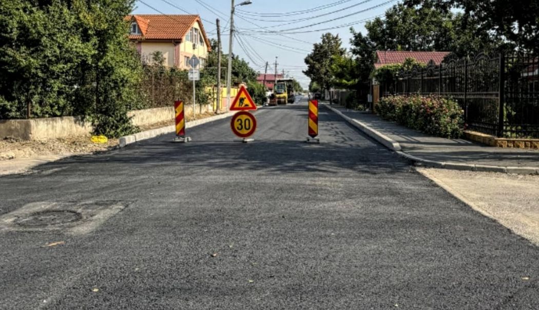 Primăria Mangalia asfaltează încă o stradă din localitate