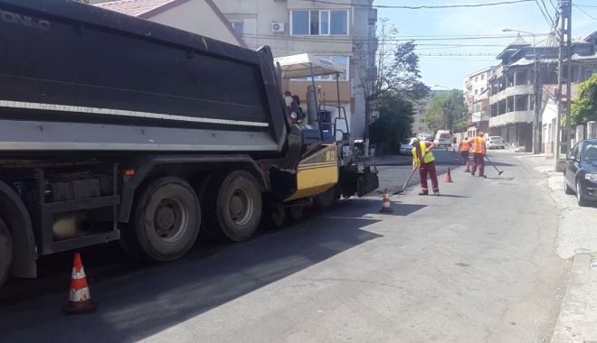 GALERIE FOTO. Asfaltări în Constanța. Se extinde strada Traian - asfaltari4-1534847132.jpg