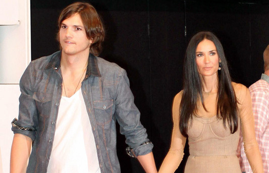 S-au împăcat Ashton Kutcher și Demi Moore? - ashtonkutcher1338221235-1338241141.jpg
