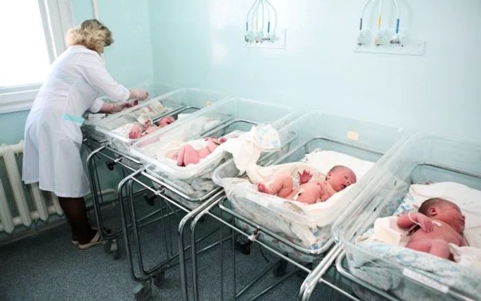Anchetă la spital, după ce o asistentă a injectat unui bebeluș adrenalină în loc de vitamine - asistenta-1745927629.jpg