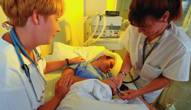 Când vor avea năvodărenii spital orășenesc - asistente-1318874557.jpg