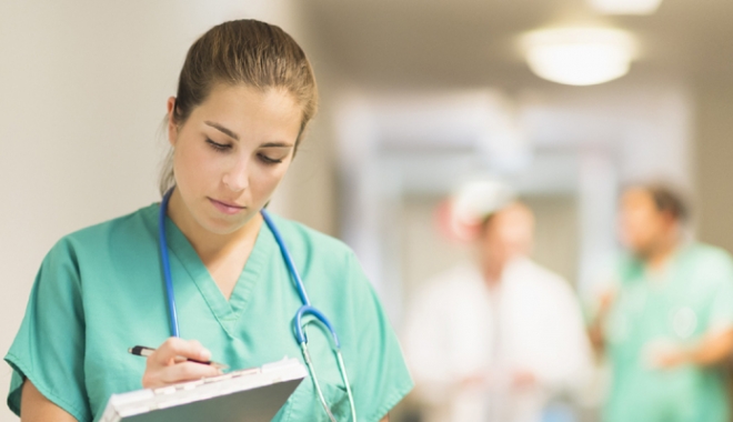 Asistentele medicale, cea mai defavorizată categorie de salariați din sănătate - asistentelemedicale-1475412750.jpg