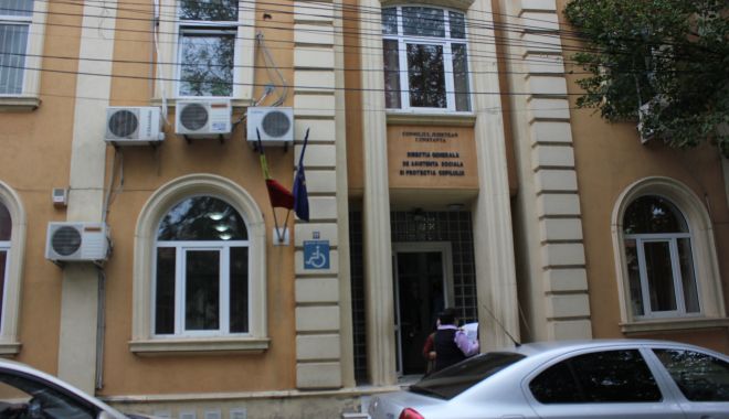 Iubești copiii din centrele de plasament? Te poți angaja ca asistent maternal - asistentimaternalidgaspc-1569429468.jpg