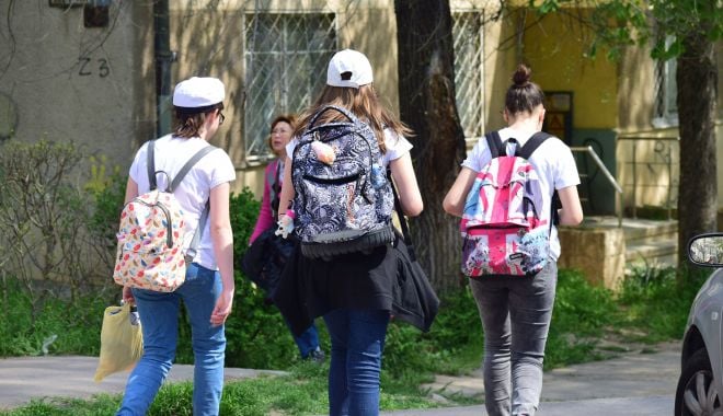 Asociaţia Elevilor din Constanţa cere burse de merit de cel puţin 215 lei pe lună - asociatia-1635059393.jpg