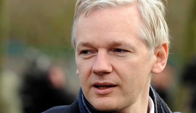 Julian Assange, extrădat în Suedia - assange-1338382738.jpg