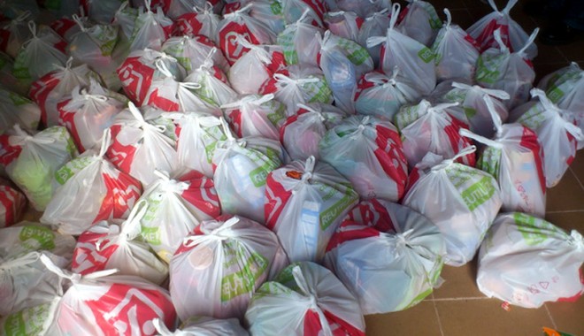 Astăzi începe distribuirea pachetelor alimentare pentru cei cu venituri mici - astaziincepedistribuirea-1408983121.jpg