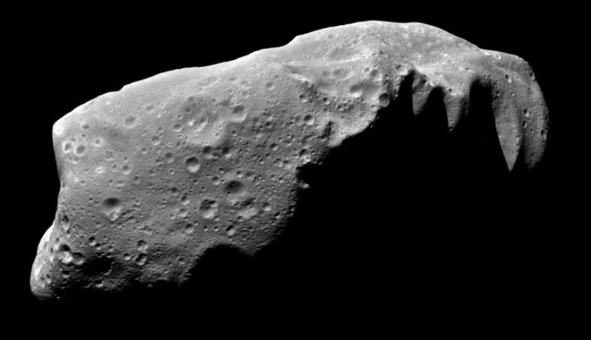 Un asteroid cu un diametru de 230 km trece vineri pe lângă Pământ - asteroidlivestream-1379082430.jpg