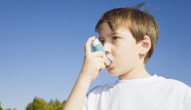 Astmul bronșic, o boală cu risc ridicat vara - astmulbronsicoboala-1408466288.jpg
