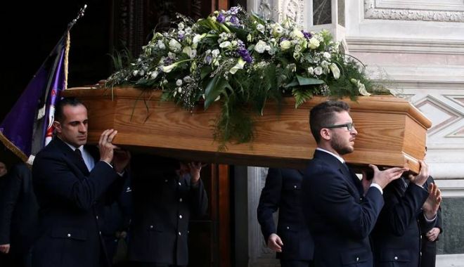 GALERIE FOTO / Mii de persoane la înmormântarea fotbalistului Davide Astori - astorireuters-1520516594.jpg