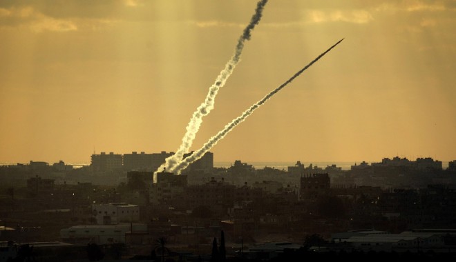 Noi tiruri de rachetă lansate spre Israel - atac-1351503587.jpg