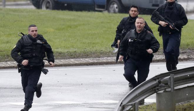 Franța / Un mort și mai mulți răniți în urma unui atac armat - atac-1433060058.jpg