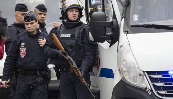 Atentatele de la Paris: Unul dintre atacatori voia să se înroleze în armata franceză - atac-1449909101.jpg