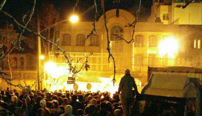 Ambasada Arabiei Saudite la Teheran, atacată cu cocktailuri Molotov - atac-1451806644.jpg