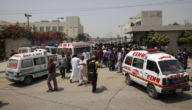 Atac armat la o universitate în nord-vestul Pakistanului - atac-1453273144.jpg