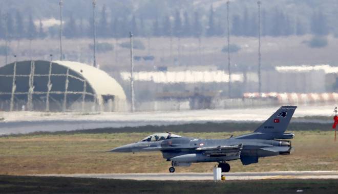 Forțele turce au atacat poziții ale kurzilor în Siria - atac-1455447550.jpg