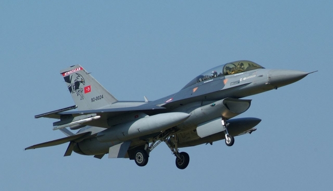 Turcia a lansat raiduri aeriene împotriva kurzilor din nordul Irakului - atac-1472484342.jpg