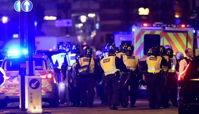 Atac lângă o moschee din Londra. Toate victimele sunt musulmane - atac-1497875151.jpg