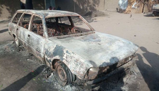Atentat terorist. Zeci de persoane au murit după ce mai mulți bărbați au incendiat un oraș - atac-1549074441.jpg