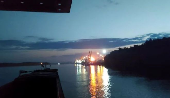 Șase nave românești erau în portul ucrainean Reni, lângă Galați, când rușii au atacat cu drone