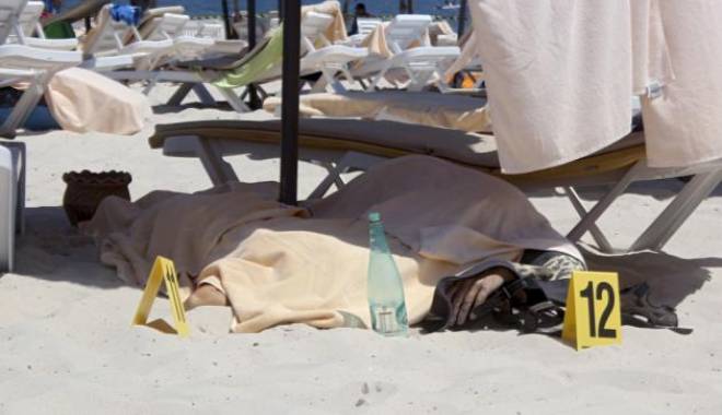 Cel puțin 14 morți într-un atentat în Tunisia - atac21435409105-1448469775.jpg