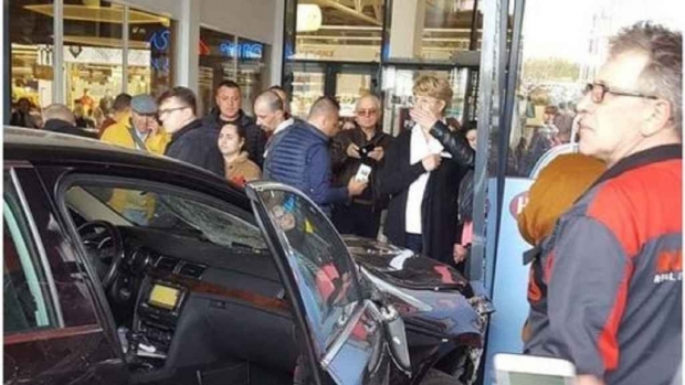 Cei doi pietoni loviți intenționat cu mașina de atacatorul de la mallul din Brăila, operați - ataclamallinbraila1024x636943546-1542024162.jpg