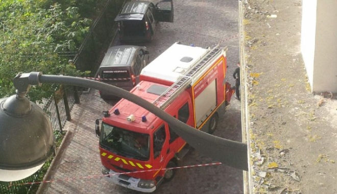 FRANȚA, ÎN ALERTĂ MAXIMĂ! Militari francezi, loviți în plin de un vehicul la Paris - atacparissoldati171350000-1502267984.jpg