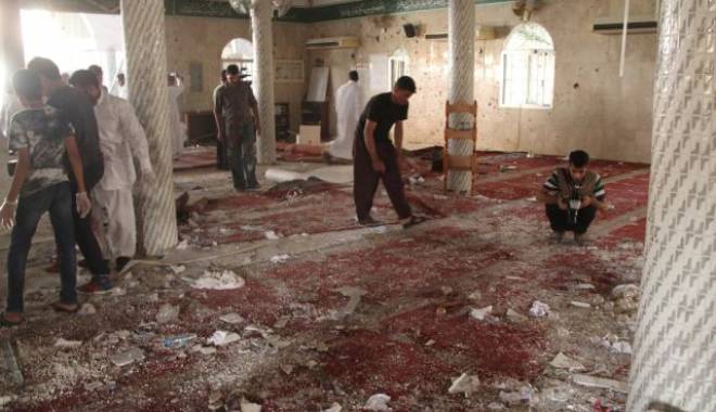 Atentat terorist într-o moschee. Cel puțin 17 morți - atacteroristmoschee-1438950898.jpg