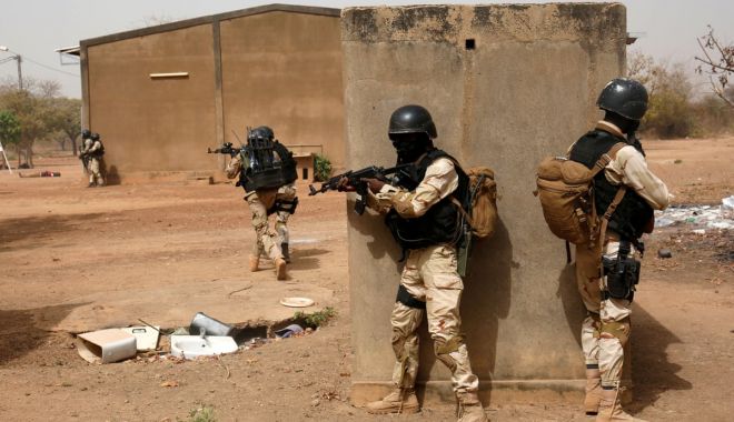 Peste 150 de morţi în două atacuri, în Burkina Faso - atacuriarmate-1622981236.jpg