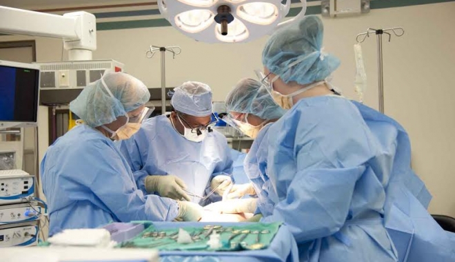 Eroare medicală șocantă! Pacient rămas cu forcepsul chirurgical în abdomen, în urma unei operații - atelierchirurgie-1483517724.jpg