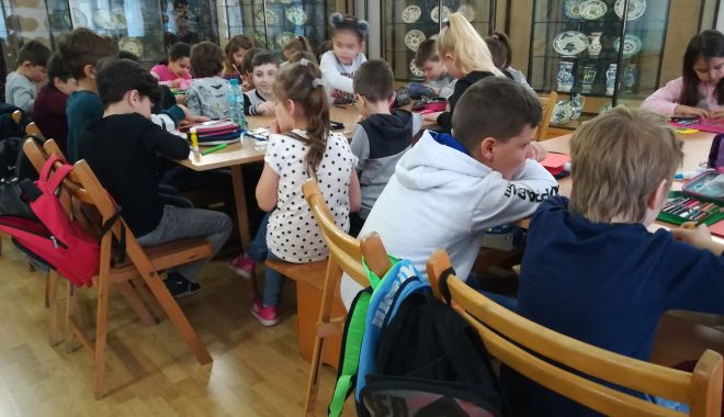 Atelierele muzeale cu tematică pascală, un real succes - atelieremuzeale2-1555267416.jpg