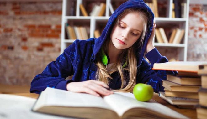 Ateliere online de scriere dramatică pentru adolescenți - atelieresursamoneyfollowyou-1586443674.jpg