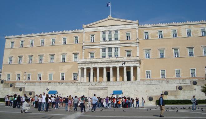 Parlamentul de la Atena a aprobat planul de reforme propus de Alexis Tsipras - atena-1436600750.jpg